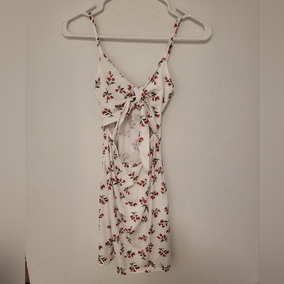 Mini cut out dress - Picture 2 of 4